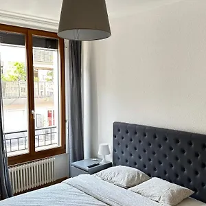 Quartier De Plainpalais Séjour chez l'habitant Genève